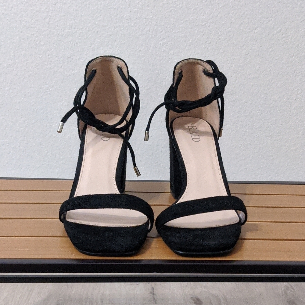 Black Minimalist Stiletto Heels